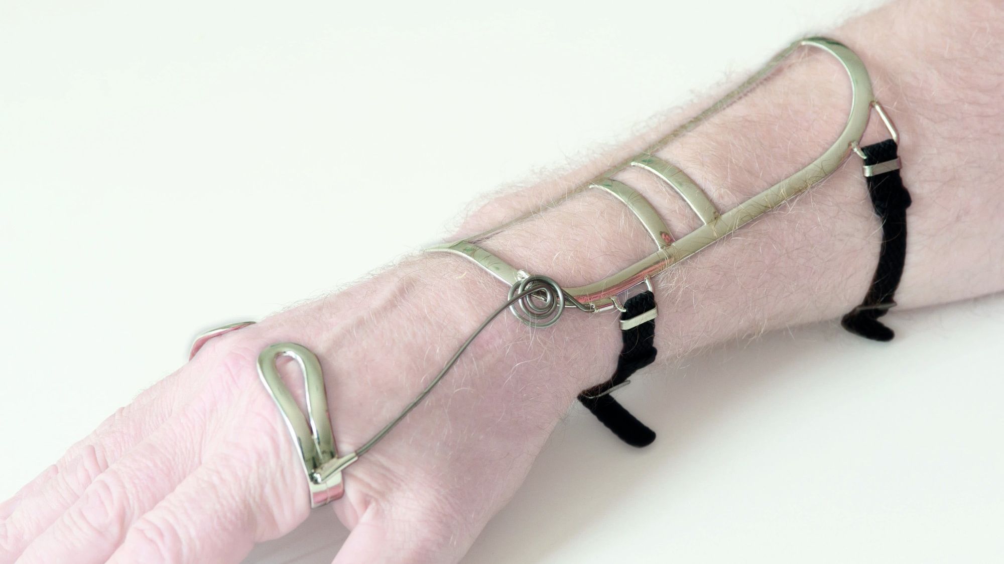 Dynamic wrist extension splint 6021